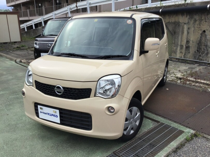 モコ 正面