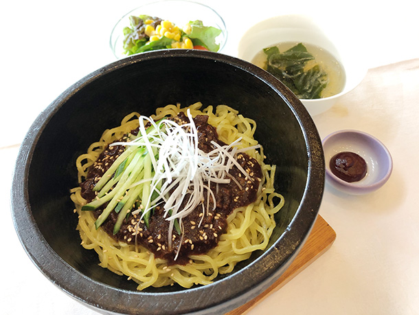 石焼きジャージャー麺