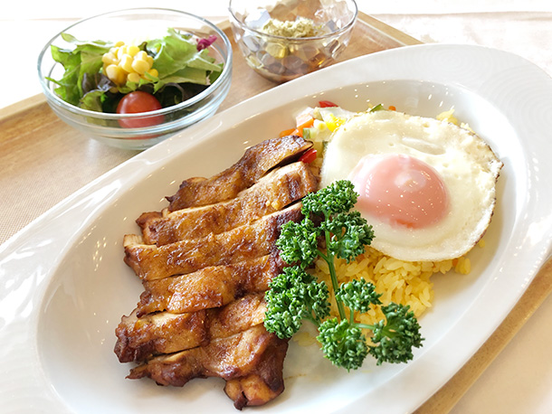 鶏モモのタンドリーチキン＆サフランライス