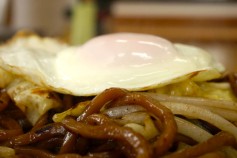 たけしやのやきそばアップ