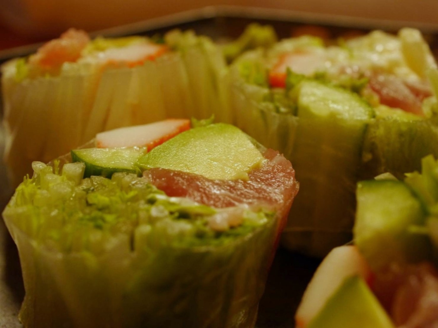 まぐろとアボカドの生春巻き
