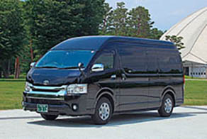 写真：トヨタ ハイエース ファインテックツアラー VIPジャンボタクシー