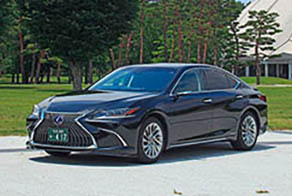 写真：レクサス ES300h VIPタクシー