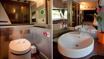 着替えも化粧もできる広々パウダールーム付き