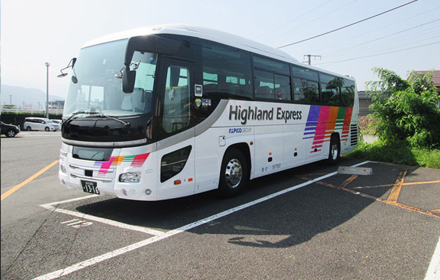 大型バス サロン付（45席+補助8席） イメージ1